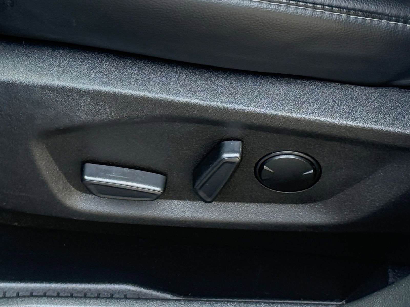 Used 2024 Ford Edge SEL image 23