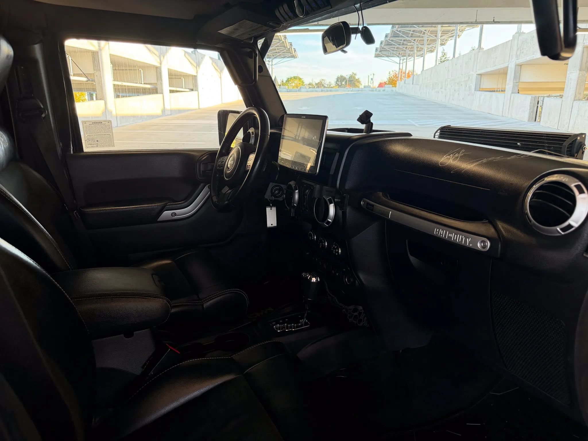 Used 2012 Jeep Wrangler Unlimited Rubicon AWD/4WD image 25
