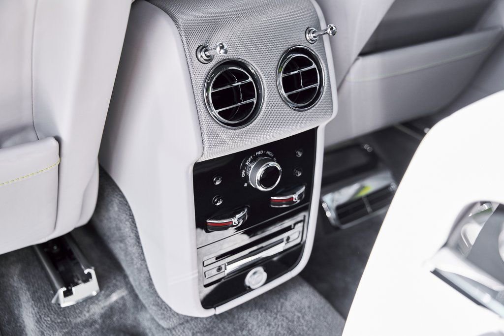 Used 2024 Rolls-Royce Cullinan image 72