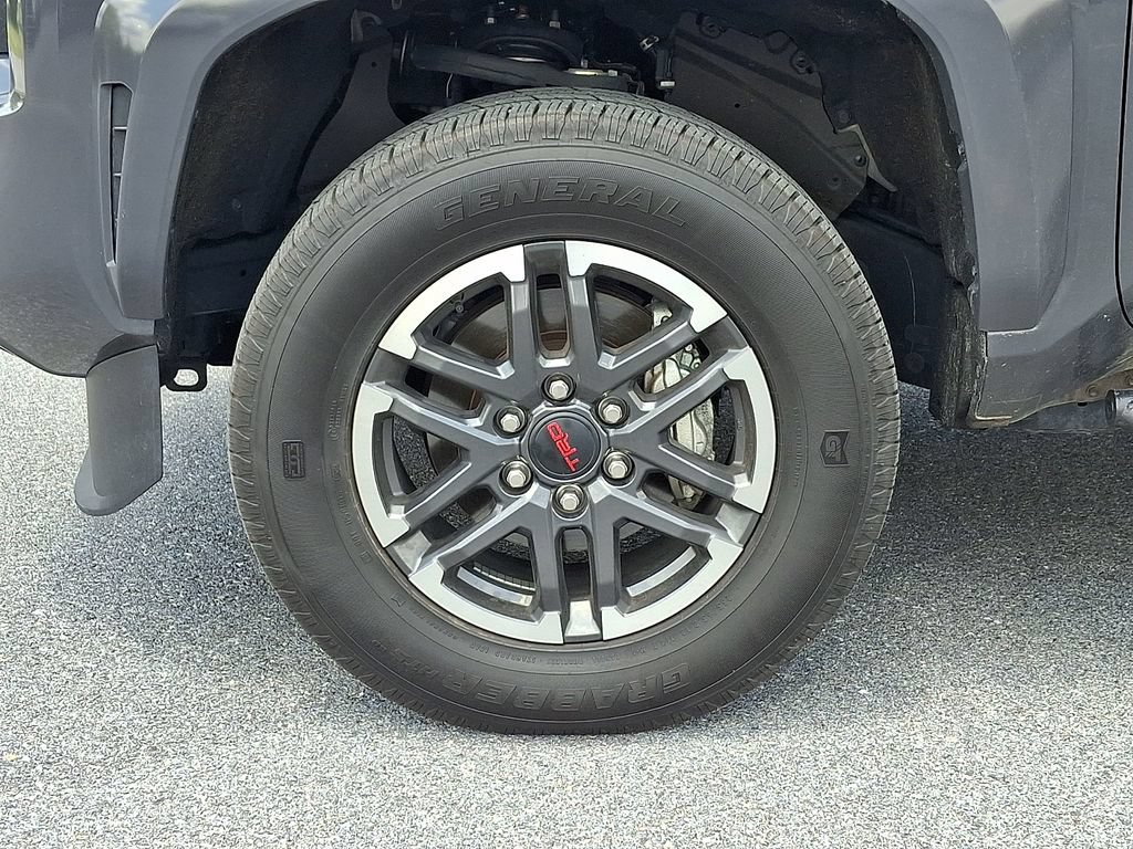 Certified 2025 Toyota Tacoma TRD Sport AWD/4WD image 8