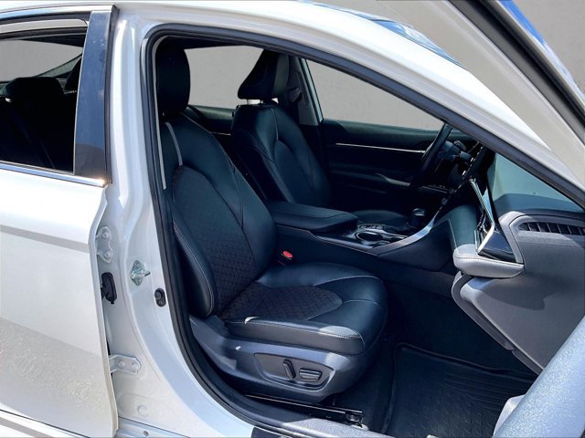 Used 2023 Toyota Camry XSE FWD image 9