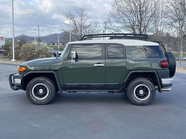 Used 2014 Toyota FJ Cruiser 4WD w/ Upgrade Package image 2
