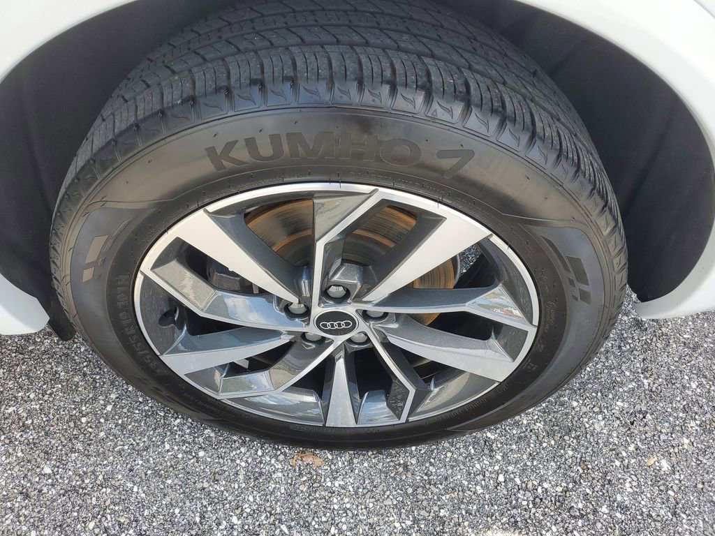 Certified 2024 Audi Q5 2.0T Premium w/ Convenience Package image 30