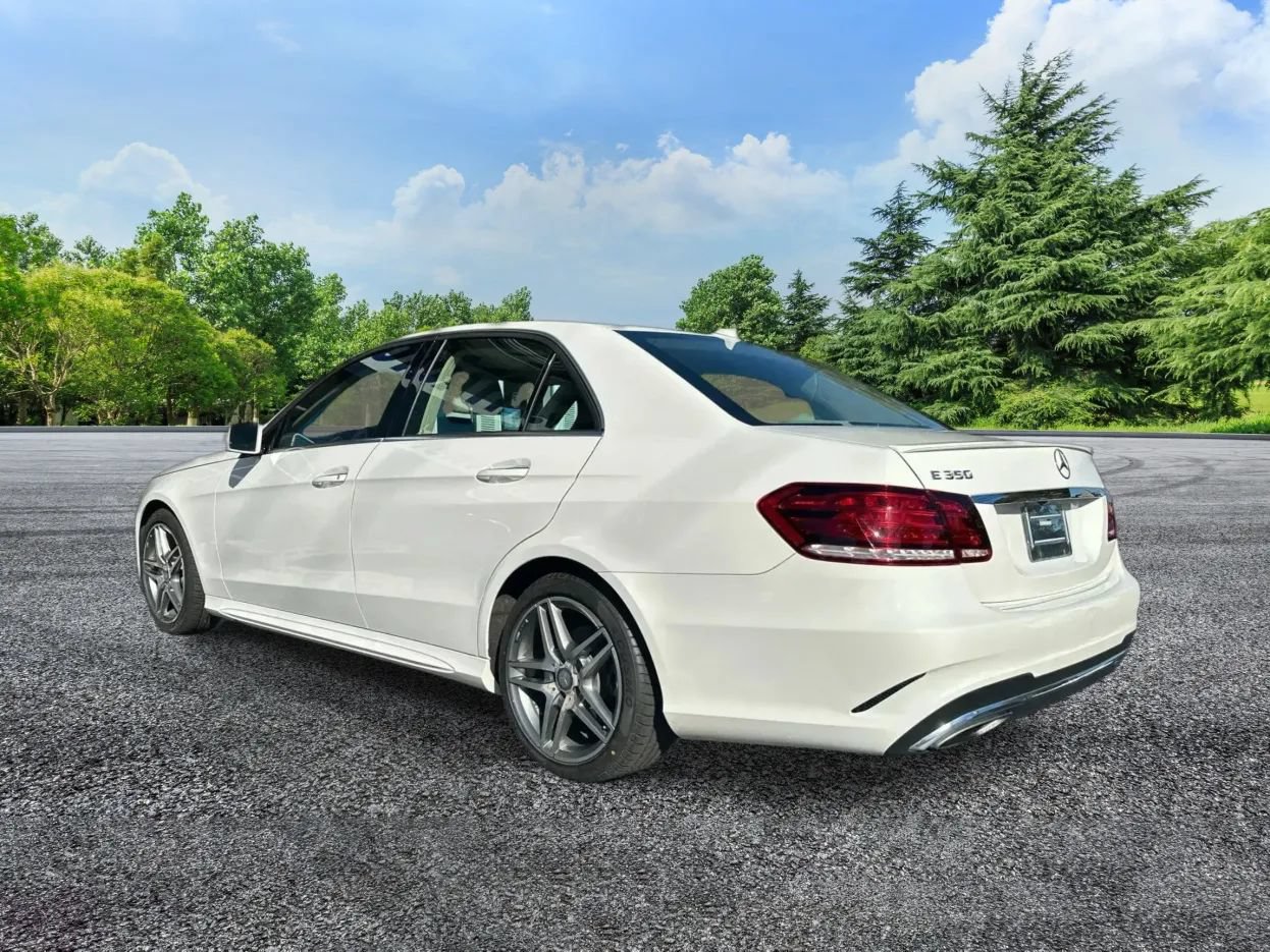 Used 2015 Mercedes-Benz E 350 4MATIC Sedan image 3