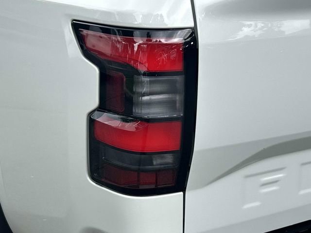 Used 2025 Nissan Frontier SV w/ SV Convenience Package AWD/4WD image 12