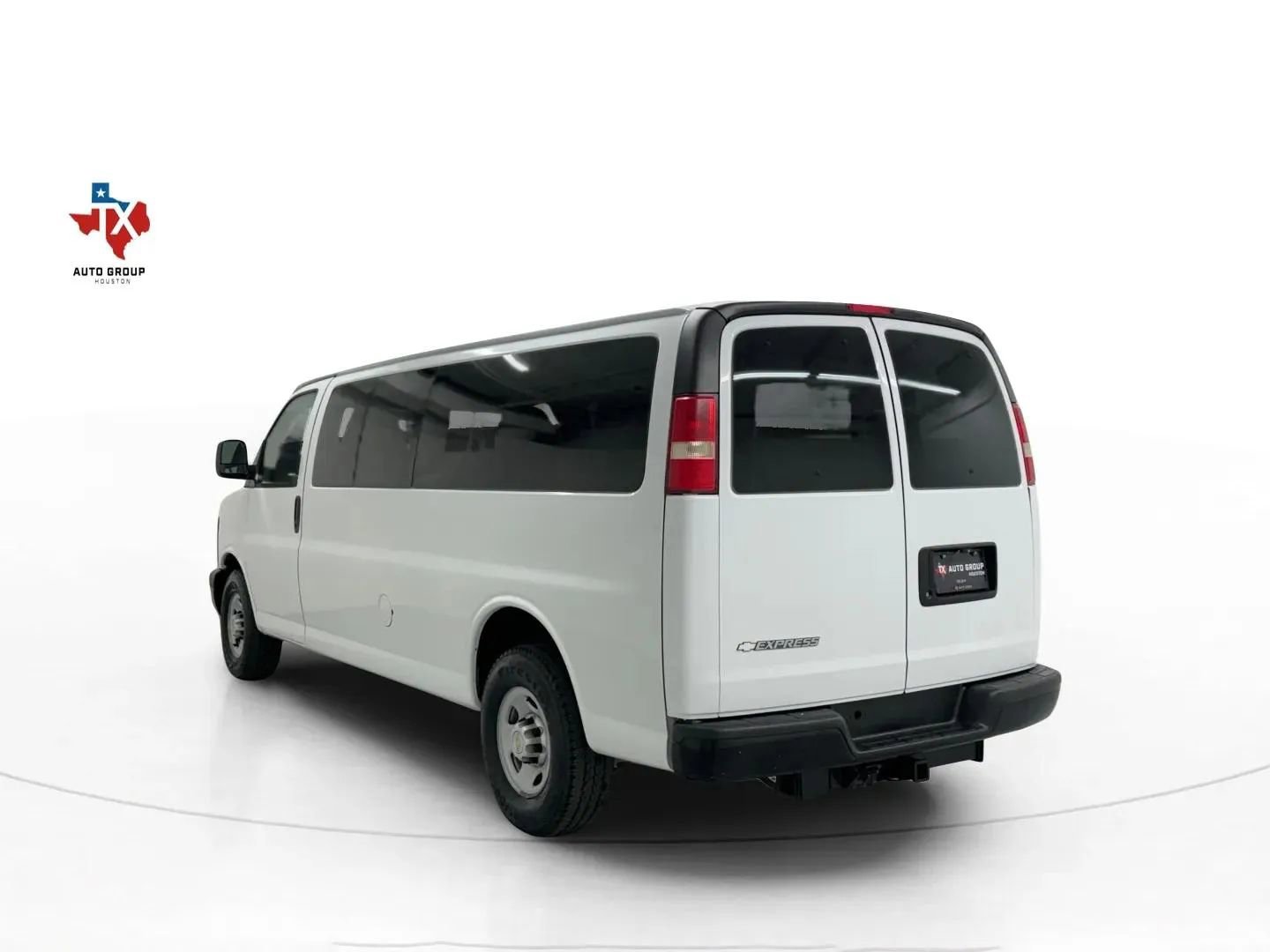 Used 2013 Chevrolet Express 3500 LS image 3