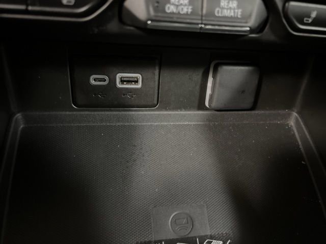 Used 2024 Chevrolet Tahoe Z71 w/ Z71 Off-Road Package AWD/4WD image 31