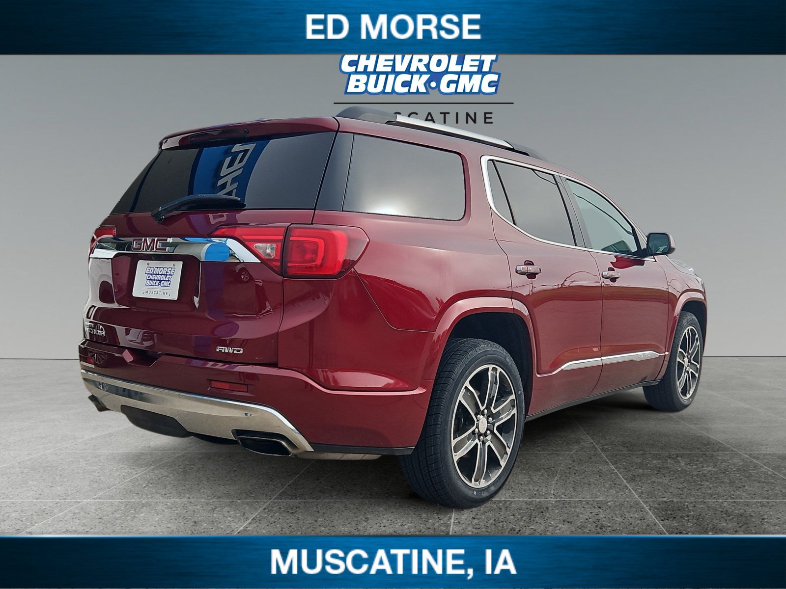 Used 2017 GMC Acadia Denali w/ Technology Package AWD/4WD image 5