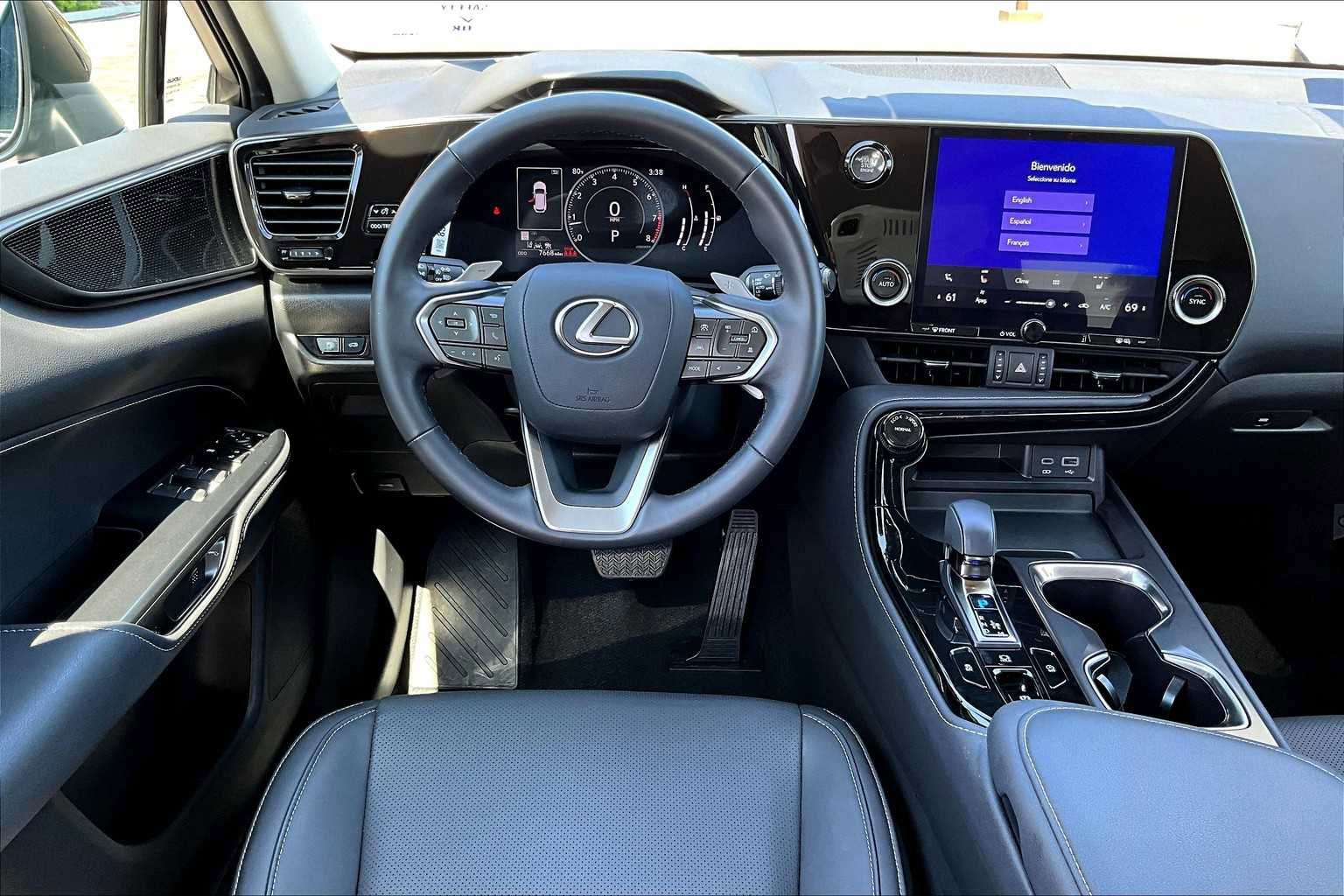 Used 2025 Lexus NX 250 FWD image 5
