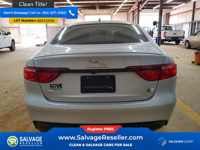 Used 2018 Jaguar XF S RWD image 8