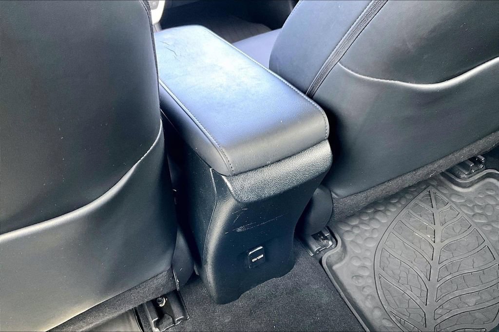 Used 2018 Toyota Prius Prime Plus FWD image 25