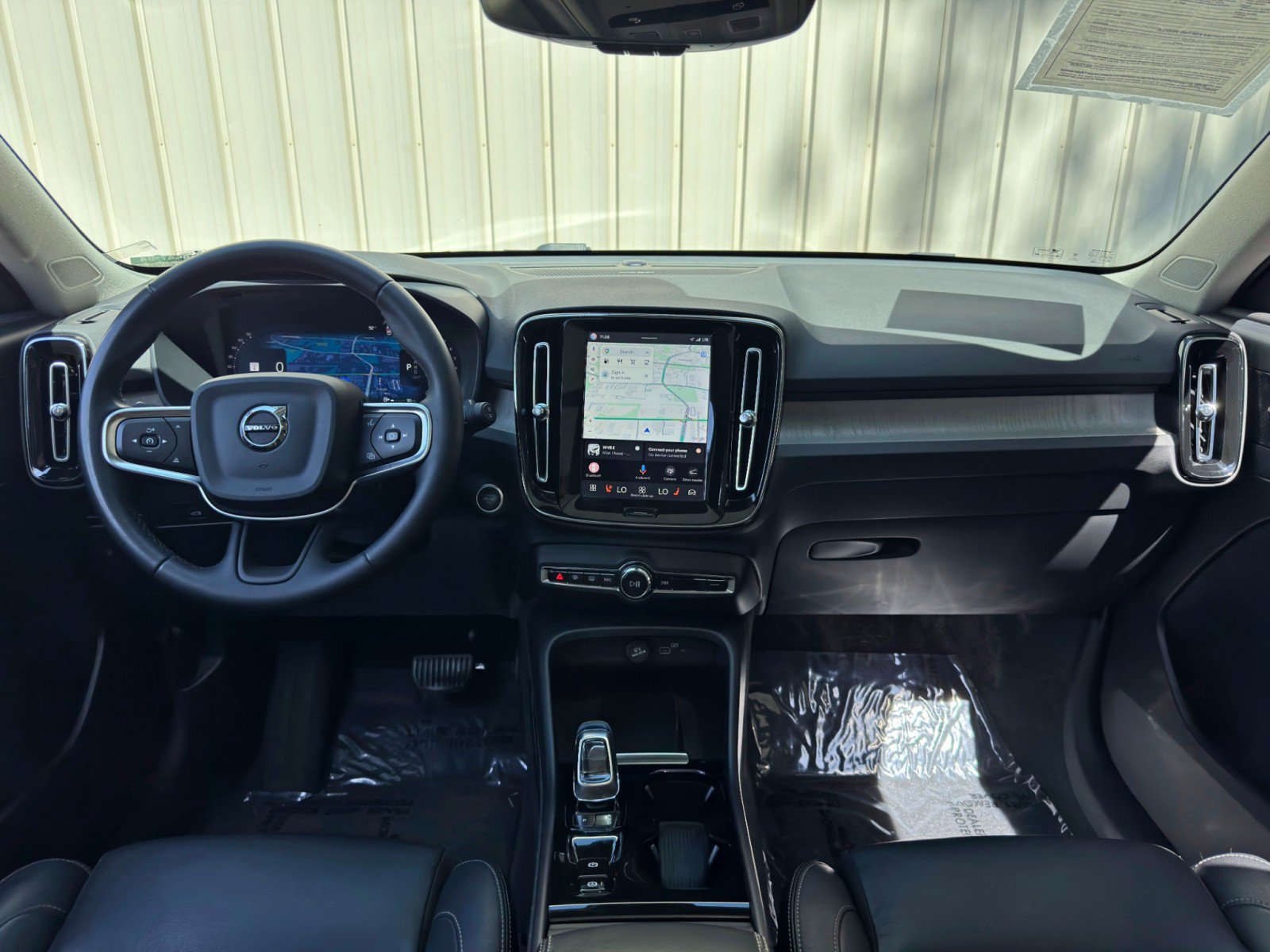 Used 2024 Volvo XC40 B5 Ultimate w/ Protection Package Premier AWD/4WD image 9