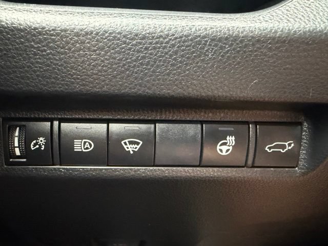 Used 2019 Toyota RAV4 XLE AWD/4WD image 18