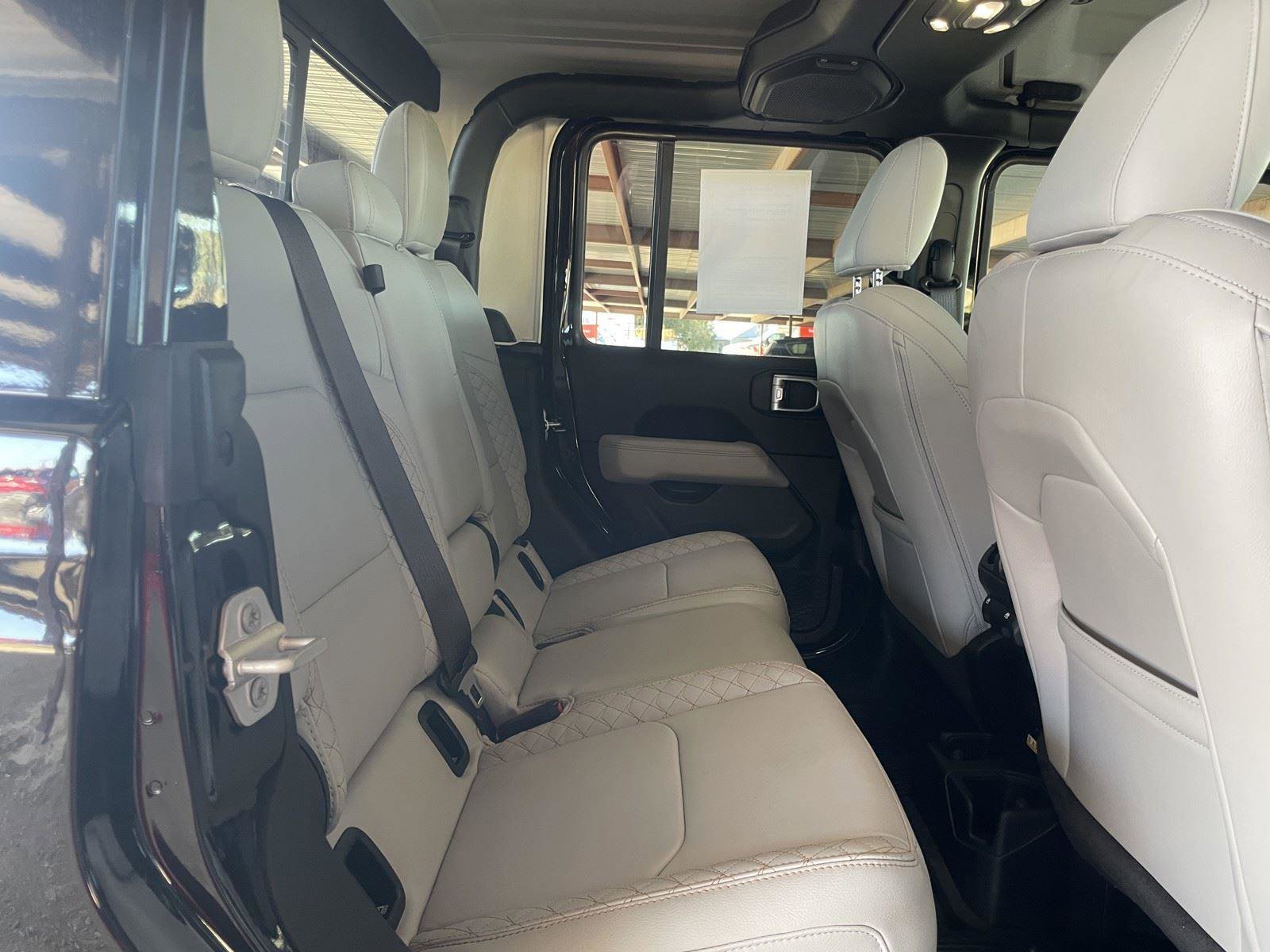 Used 2023 Jeep Gladiator Overland image 36