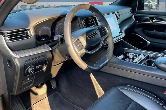 Used 2024 Jeep Wagoneer Series II AWD/4WD image 17