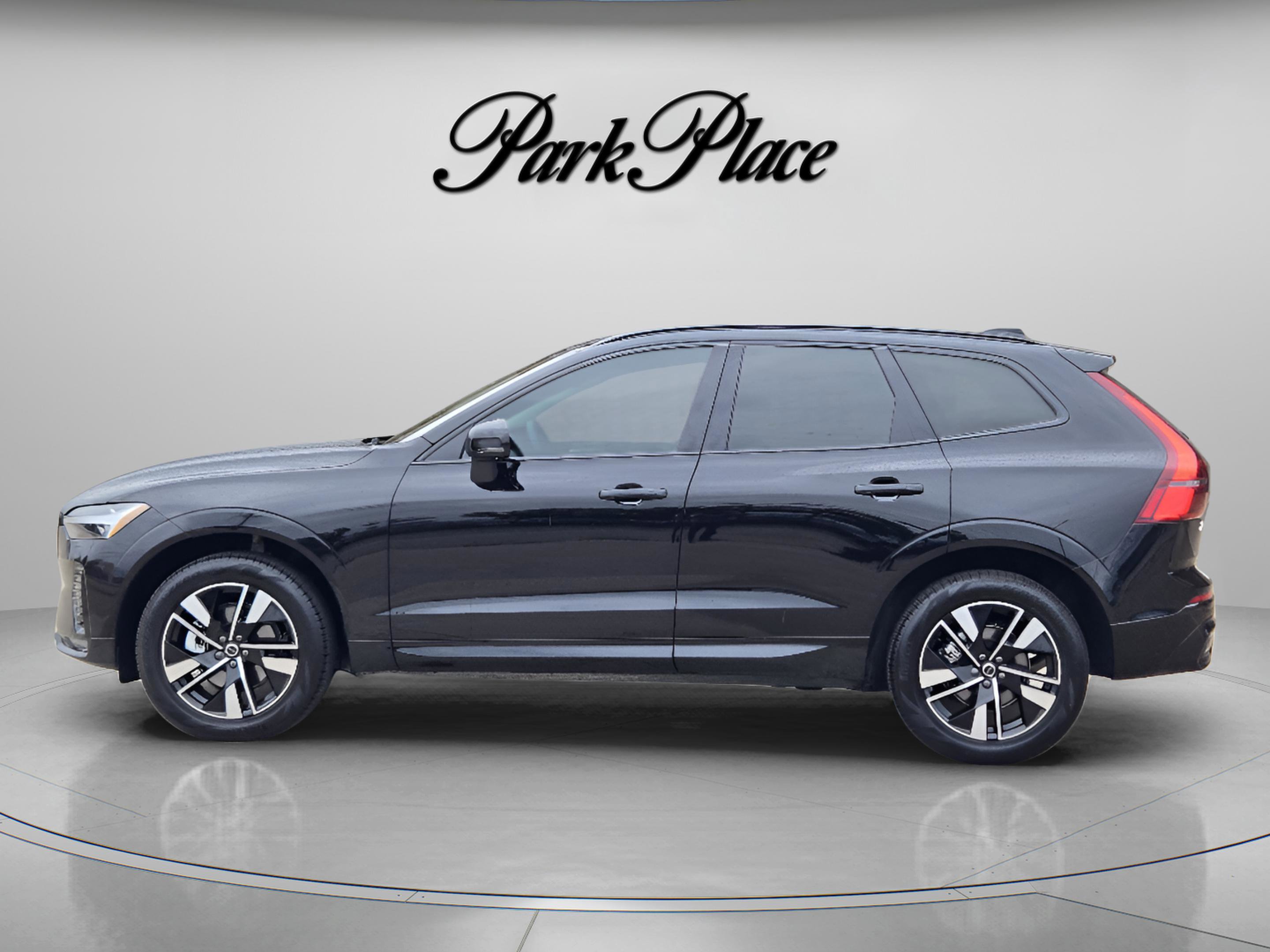 Used 2026 Volvo XC60 B5 Core w/ Protection Package Premier AWD/4WD image 2