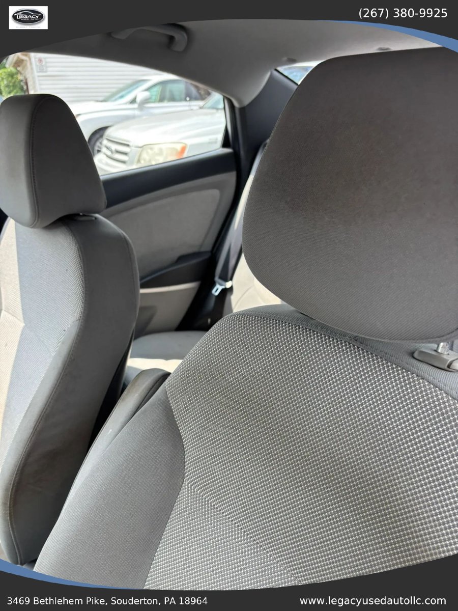 Used 2012 Hyundai Accent GLS FWD image 18
