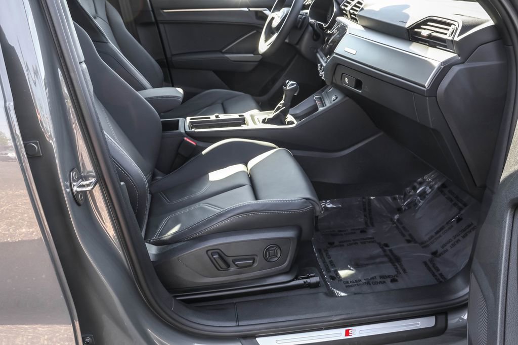 Used 2024 Audi Q3 2.0T Premium w/ Convenience Package image 57