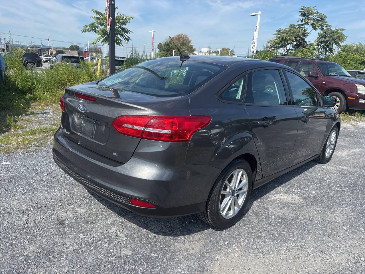 Used 2015 Ford Focus SE FWD image 7