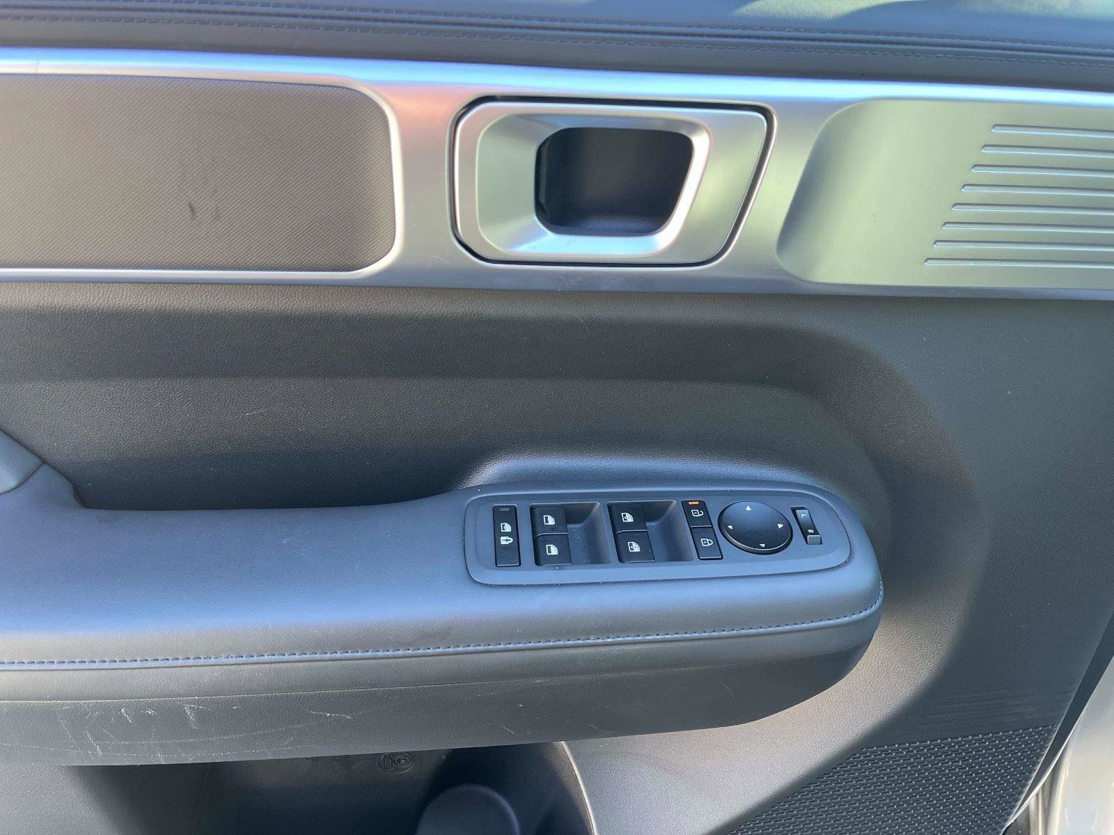 Used 2025 Hyundai Santa Fe XRT image 19