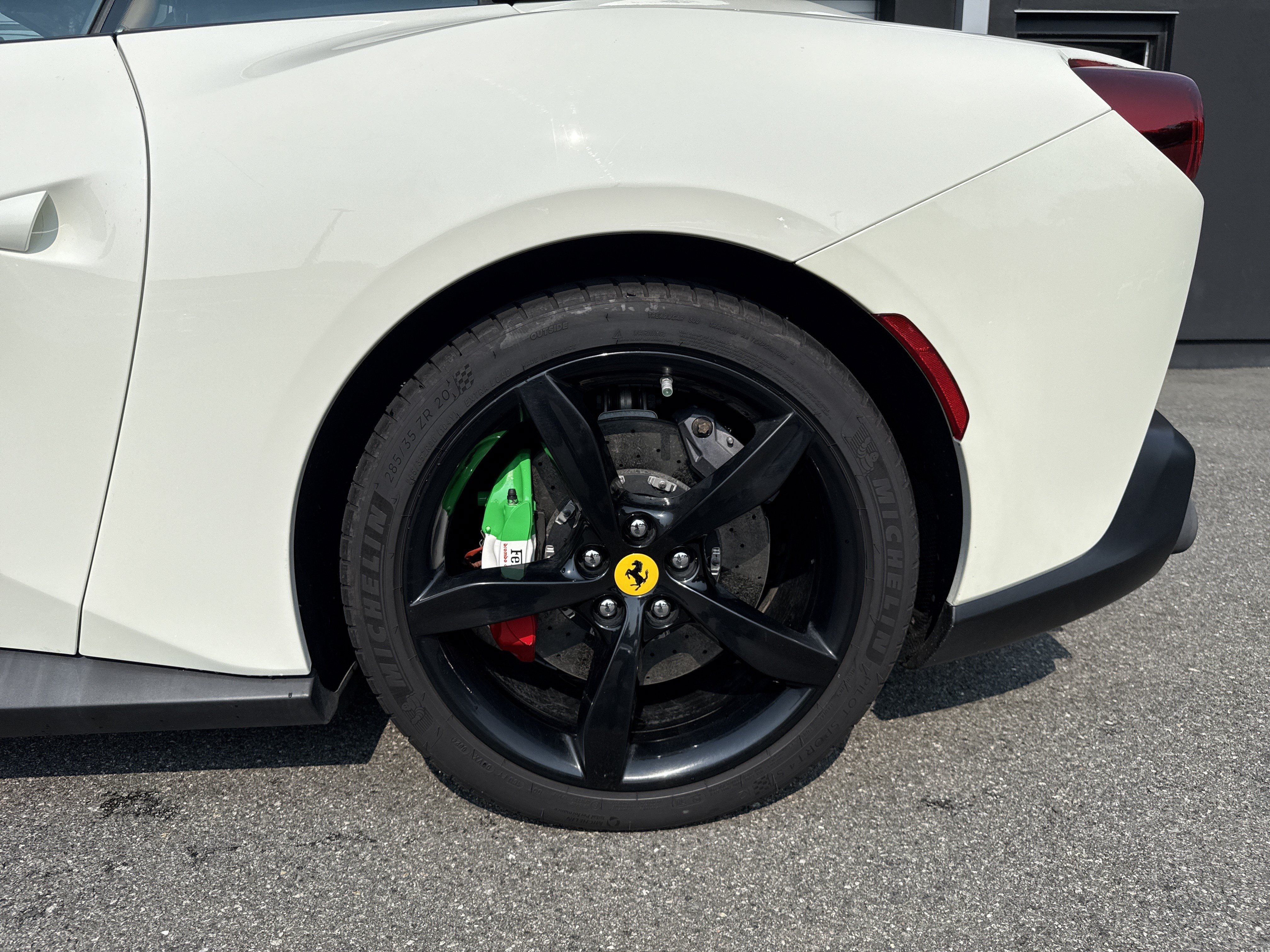 Used 2019 Ferrari Portofino RWD image 22
