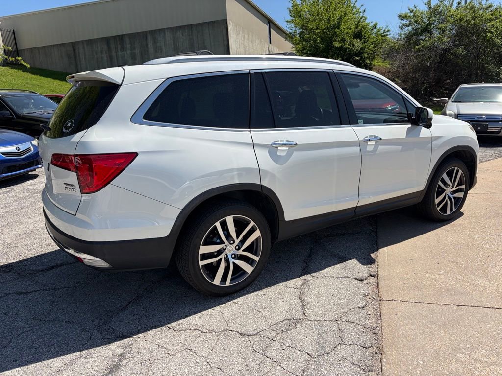 Used 2017 Honda Pilot Touring image 5