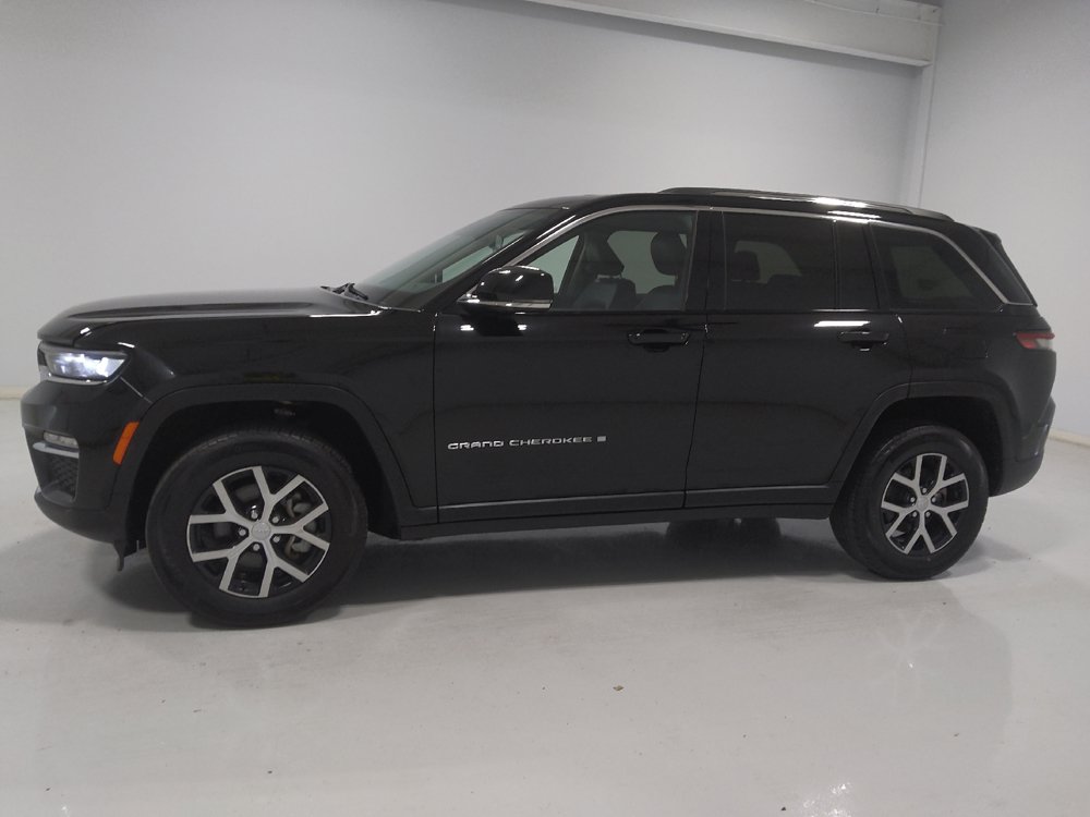 Used 2023 Jeep Grand Cherokee Limited AWD/4WD image 2