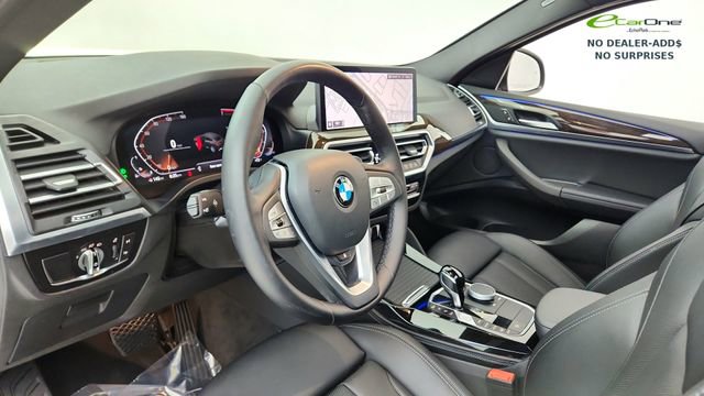 Used 2025 BMW X4 xDrive30i AWD/4WD image 19