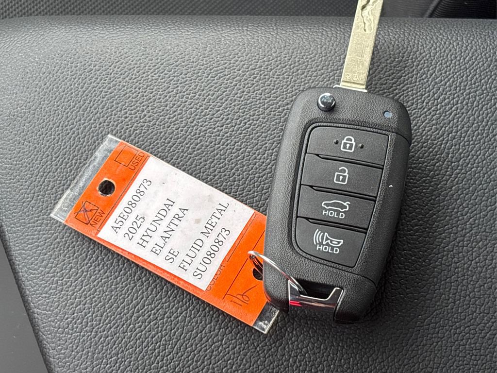 New 2025 Hyundai Elantra SE image 22