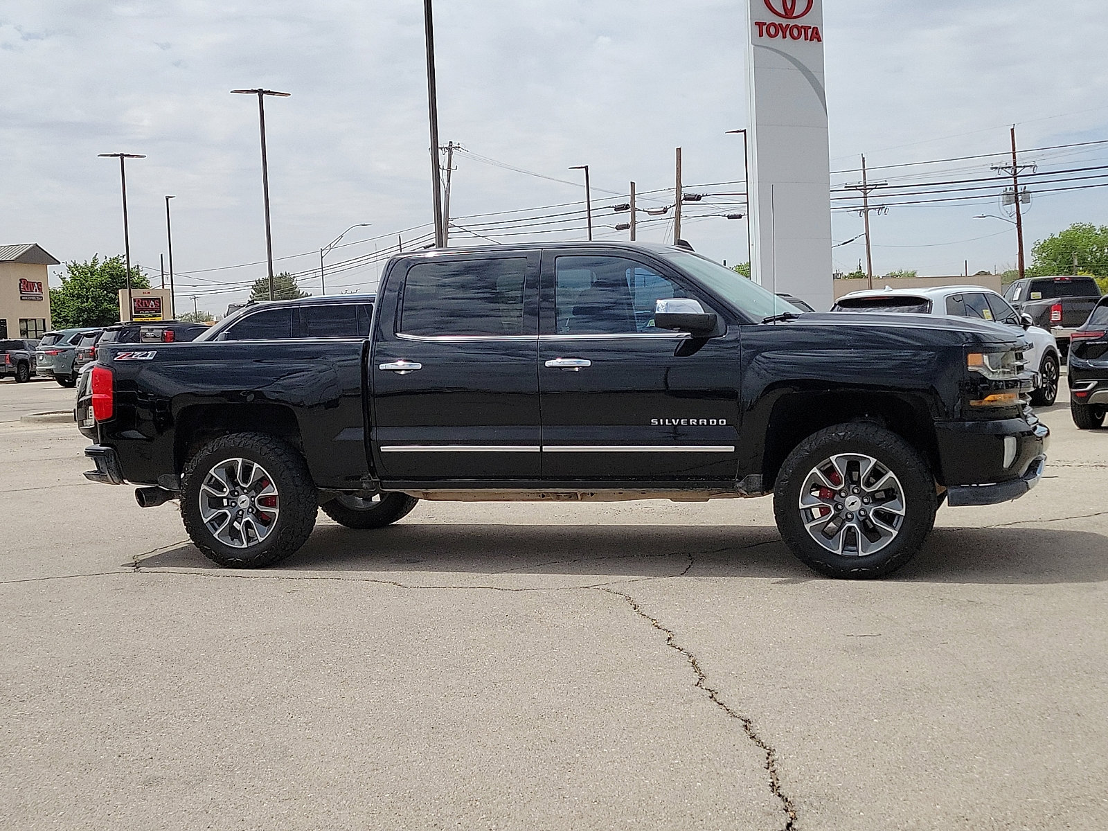 Used 2016 Chevrolet Silverado 1500 LTZ Z71 w/ LPO, Off-Road Sport Package AWD/4WD image 5