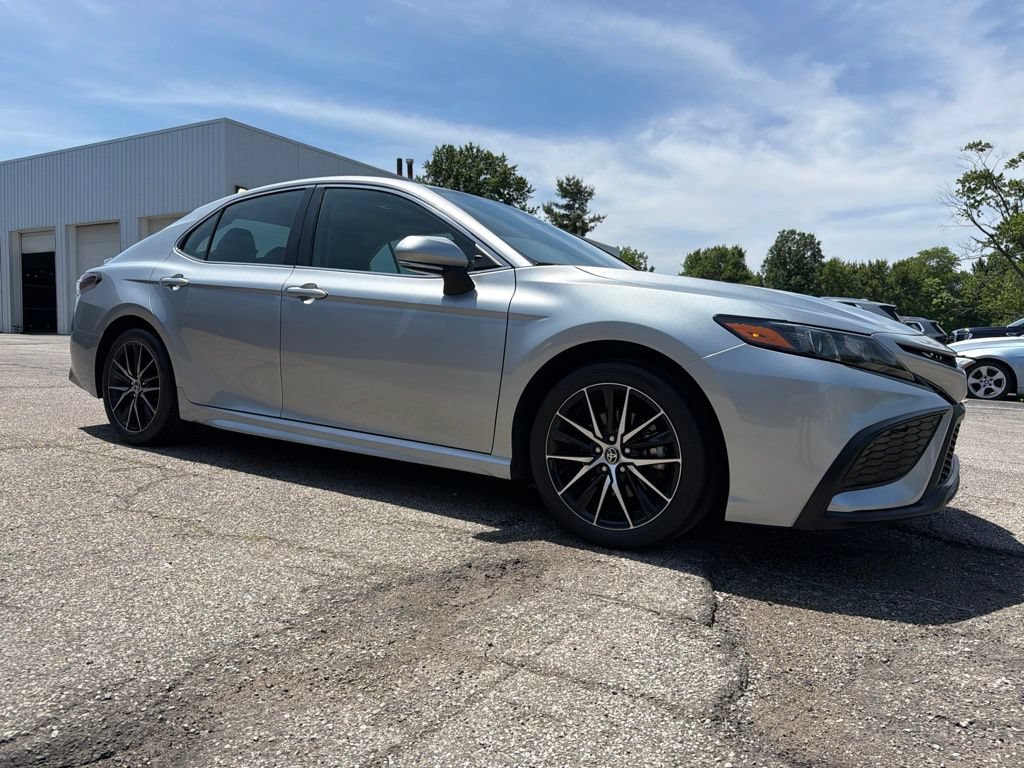 Used 2023 Toyota Camry SE FWD image 7