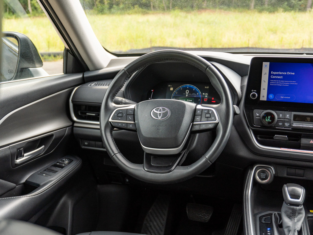 Used 2025 Toyota Grand Highlander AWD image 22