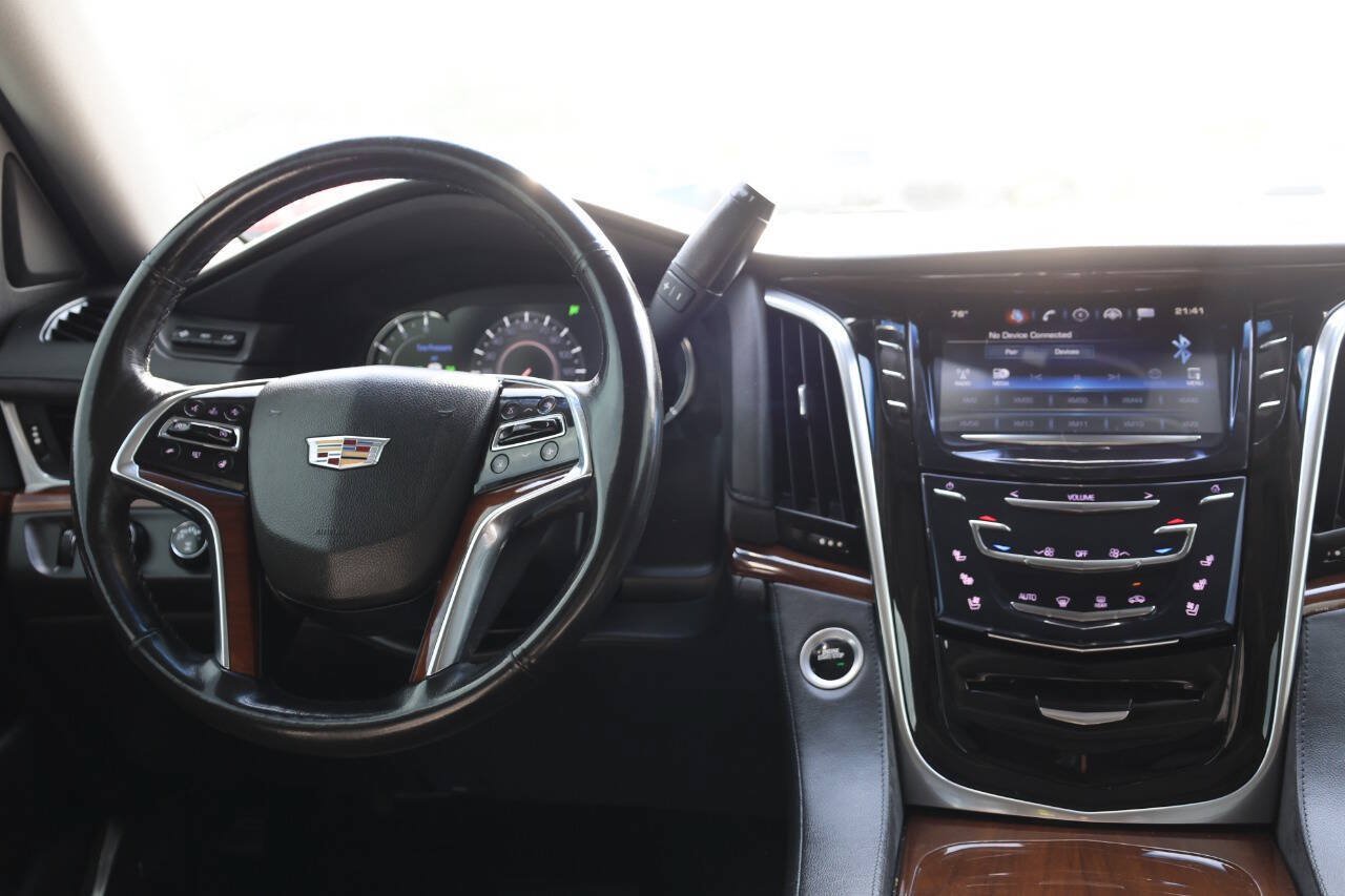 Used 2019 Cadillac Escalade ESV Luxury AWD/4WD image 24