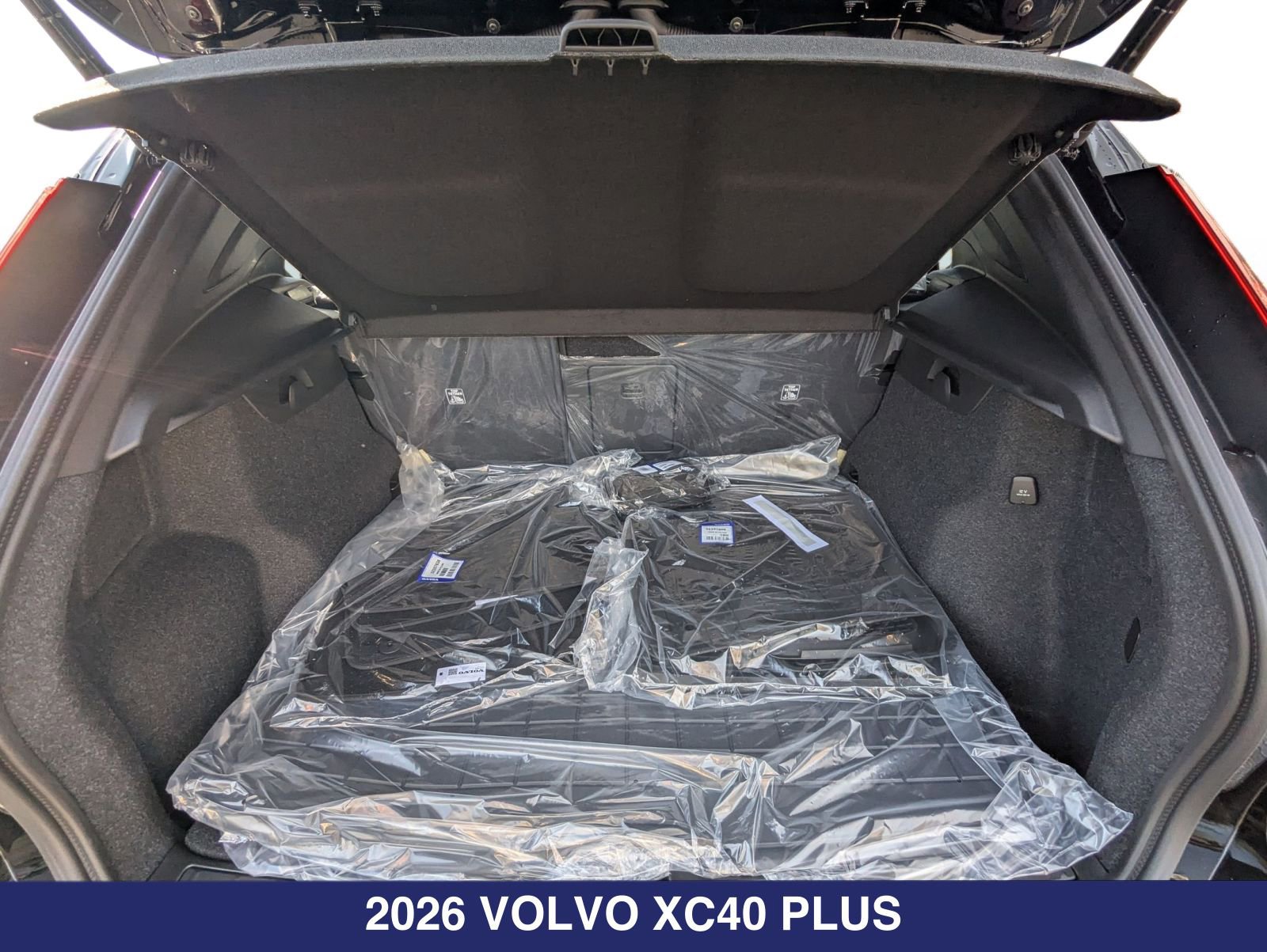 New 2026 Volvo XC40 B5 Plus w/ Protection Package Premier AWD/4WD image 21