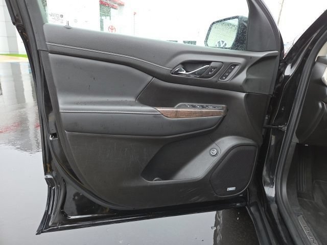 Used 2023 GMC Acadia Denali w/ Denali Technology Package AWD/4WD image 13