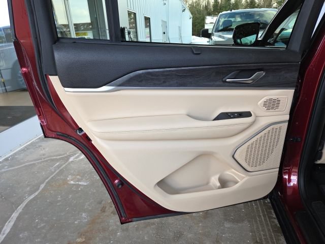 Used 2022 Jeep Grand Cherokee L Limited w/ Luxury Tech Group II image 49