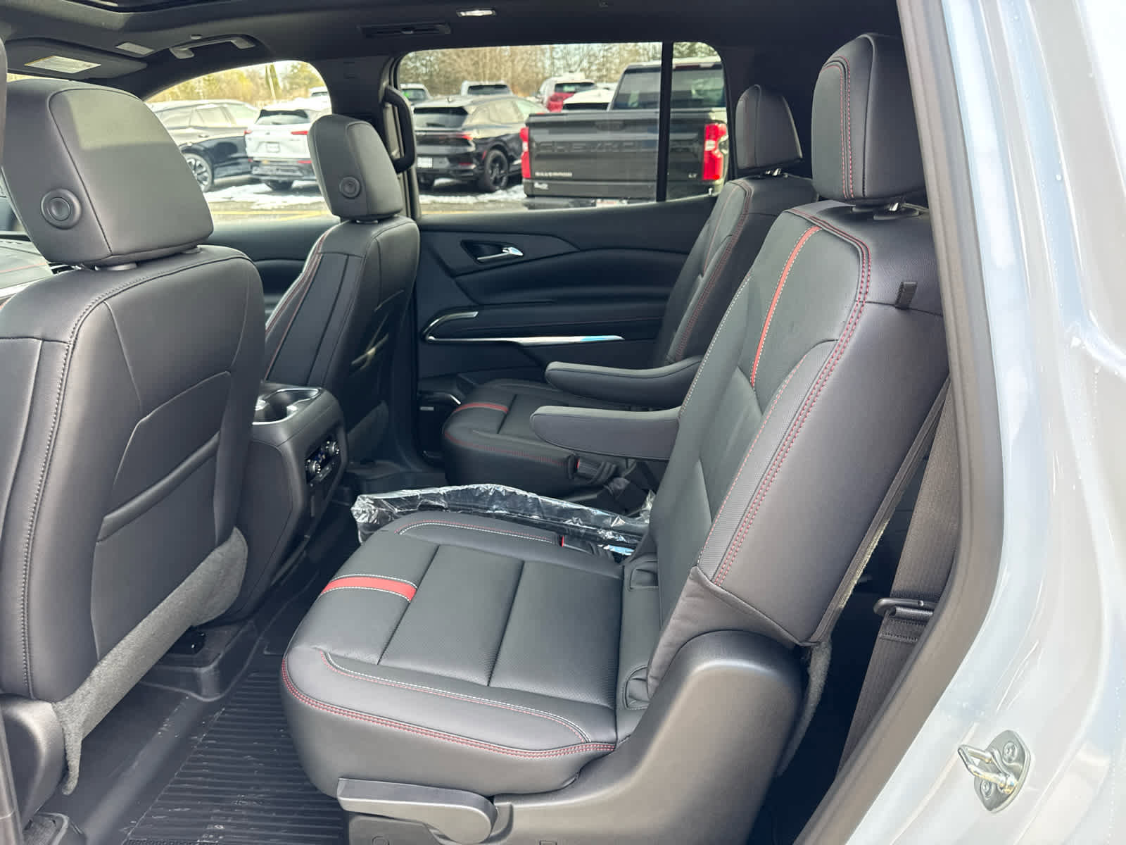 New 2026 Chevrolet Traverse RS w/ LPO, Floor Liner Package image 18