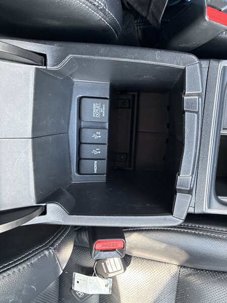 Used 2016 Honda CR-V Touring image 25