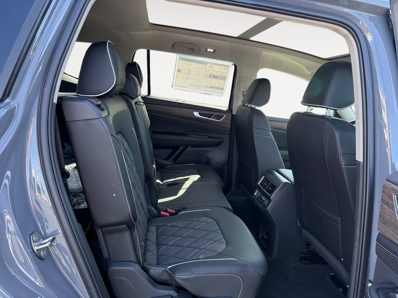 New 2026 Volkswagen Atlas SEL Premium R-Line AWD/4WD image 18