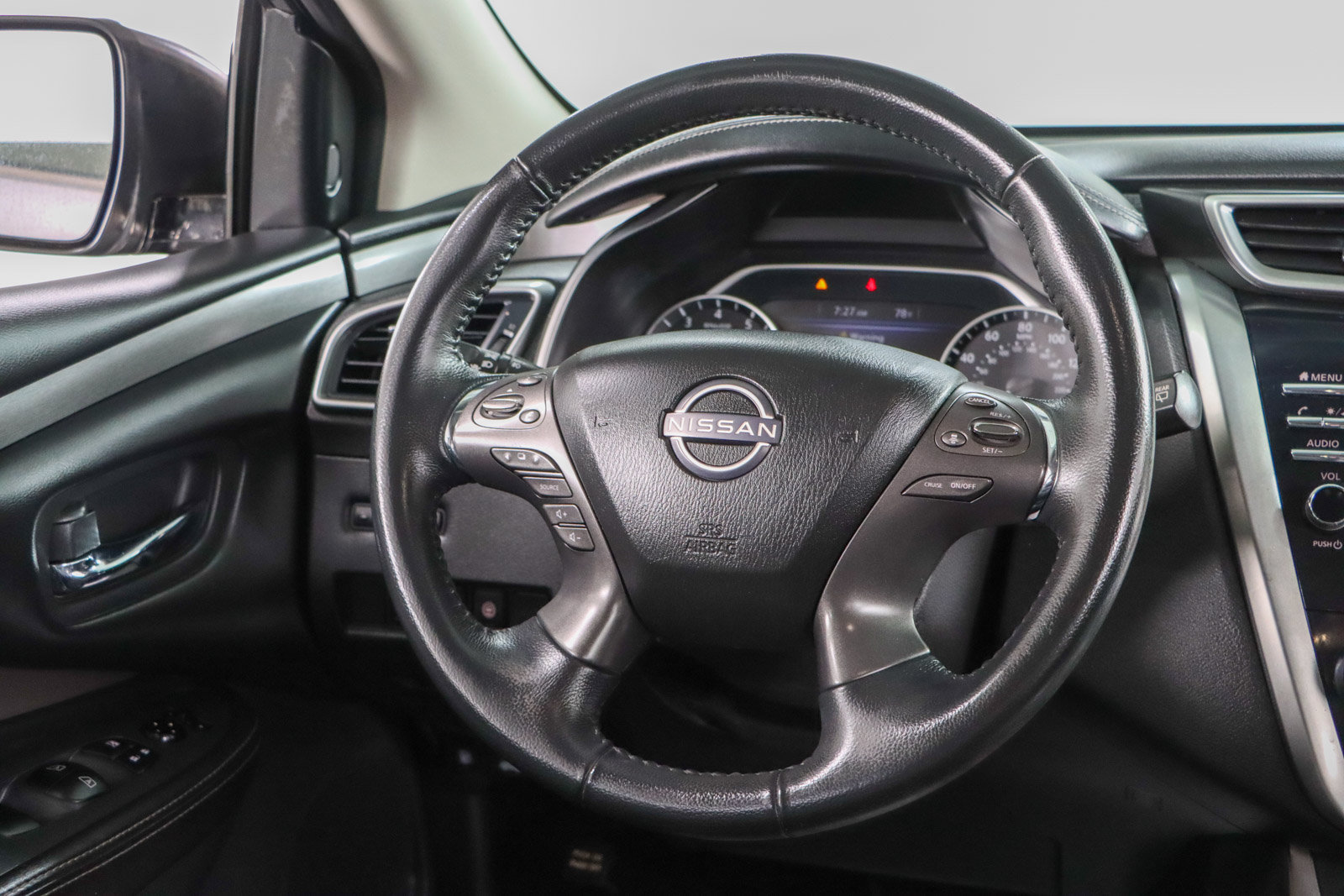 Used 2023 Nissan Murano SV FWD image 12