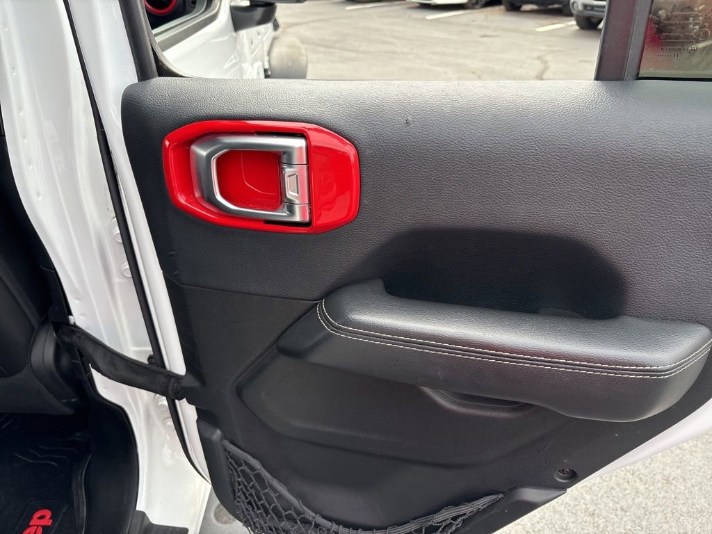 Used 2018 Jeep Wrangler Unlimited Sahara image 40