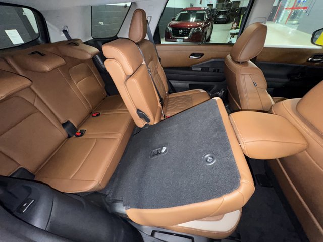 New 2026 Nissan Pathfinder Platinum image 13
