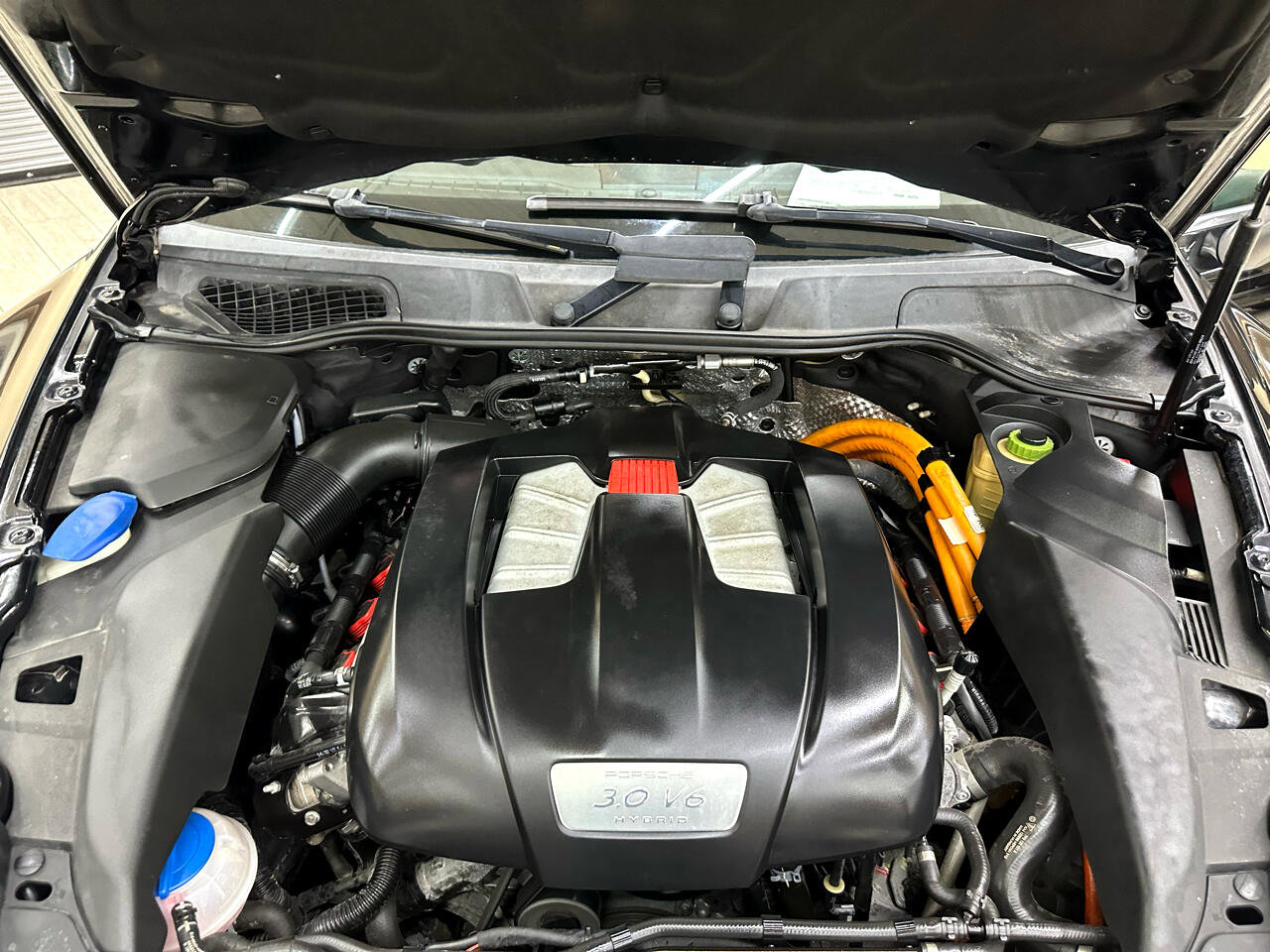 Used 2014 Porsche Cayenne S image 44