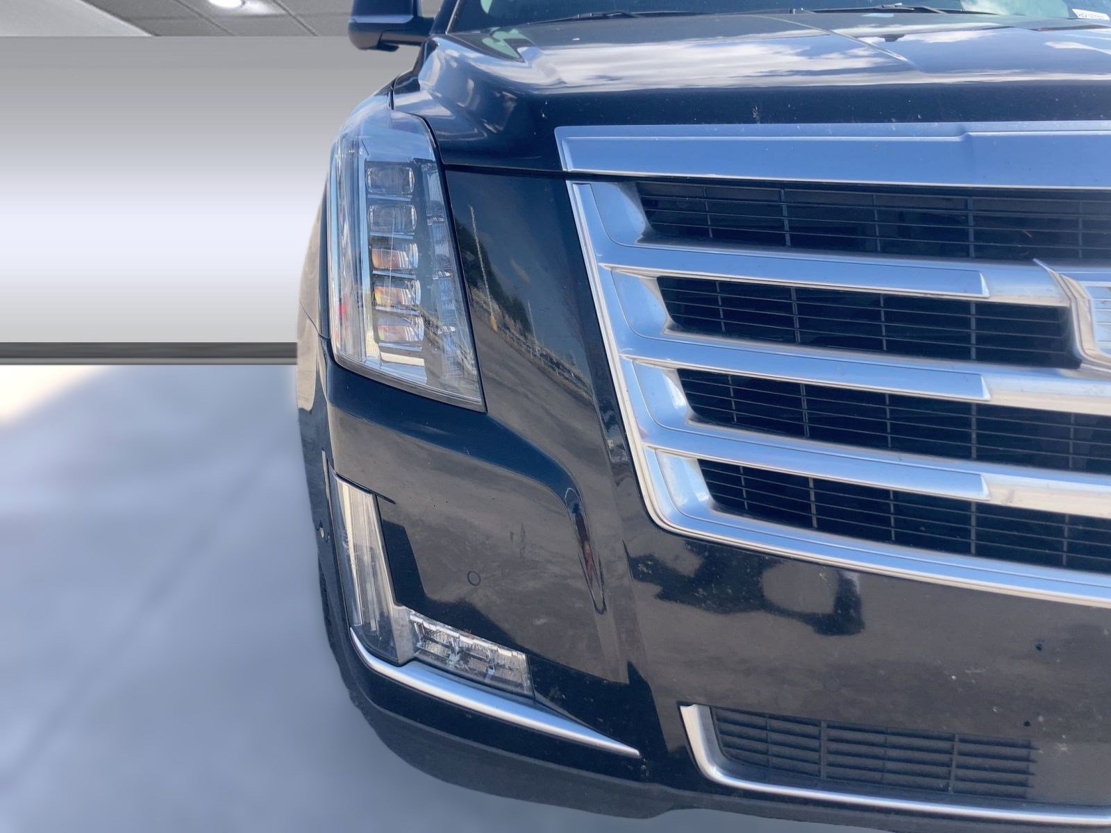 Used 2019 Cadillac Escalade Premium Luxury image 10