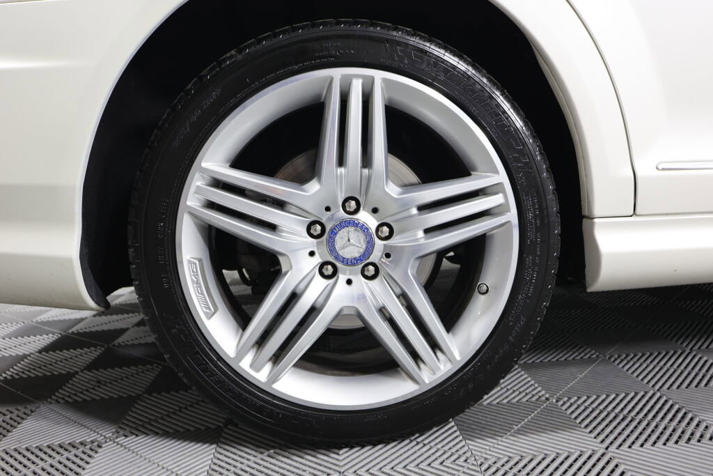 Used 2013 Mercedes-Benz S 550 4MATIC image 7