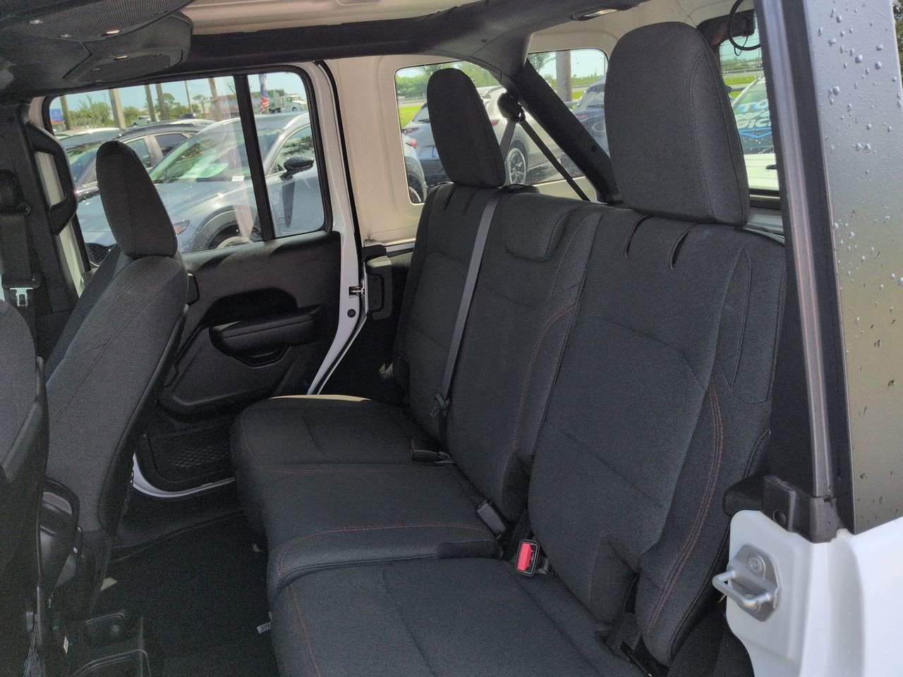 Used 2024 Jeep Wrangler Unlimited Rubicon w/ Technology Group AWD/4WD image 13