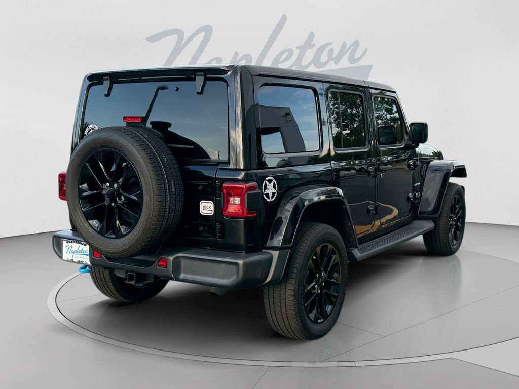 Used 2022 Jeep Wrangler Unlimited Sahara w/ Cold Weather Group AWD/4WD image 6