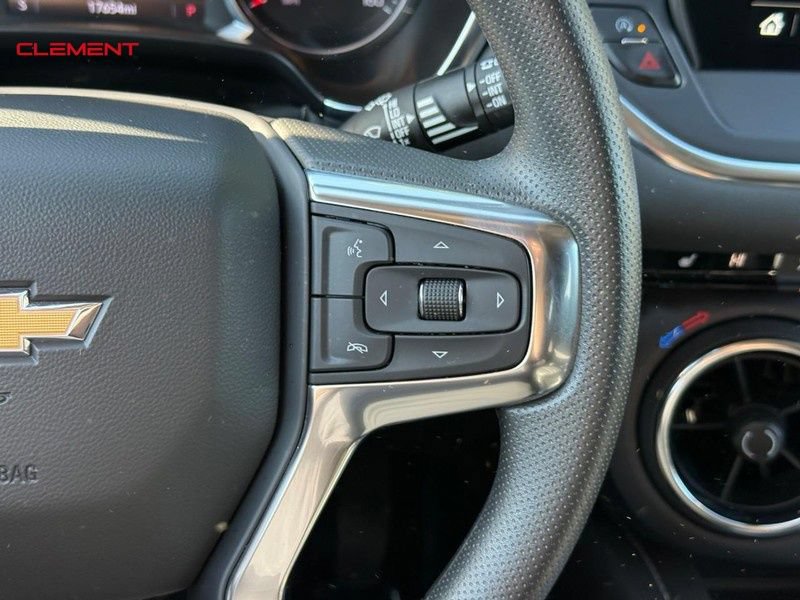 Used 2025 Chevrolet Blazer LT AWD/4WD image 24