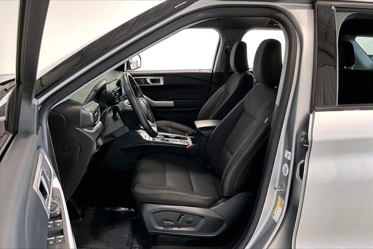 Certified 2023 Ford Explorer XLT RWD image 18