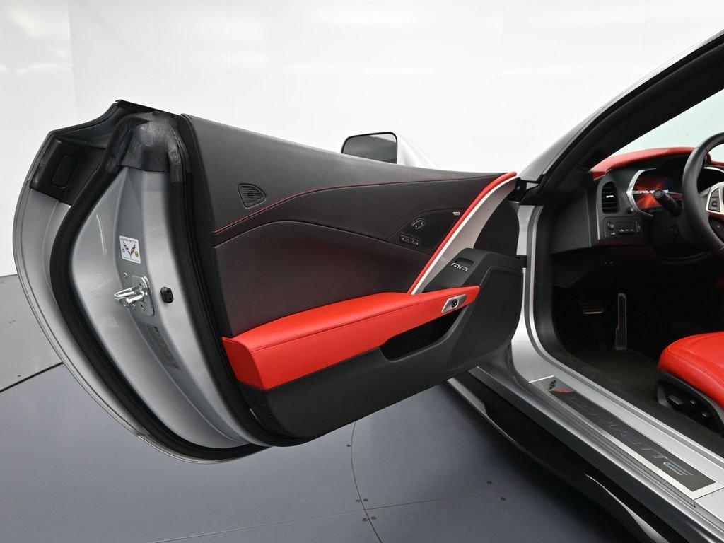 Used 2015 Chevrolet Corvette Z06 w/ 3LZ Preferred Equipment Group image 12